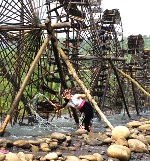 Sapa Cycling Tours, explore remote villages, mountain trails, ethnic villages, Sin Chai, Ta Van, Binh Lu, Ta Phin, and Muong Hoa valleys